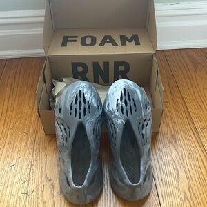 YZY Foam Runners